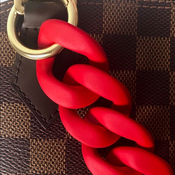 Smooth finish acrylic large chunky chain link bag strap in red, gold hardware - Picture 2 of 4